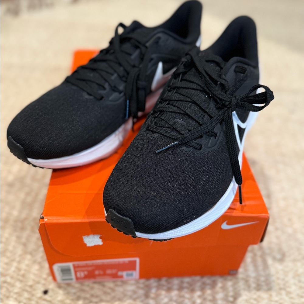 Nike Air Zoom Pegasus Women’s Black and White Athletic Shoes